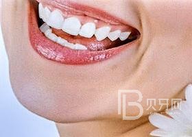 牙齒不整齊應(yīng)該如何矯正？